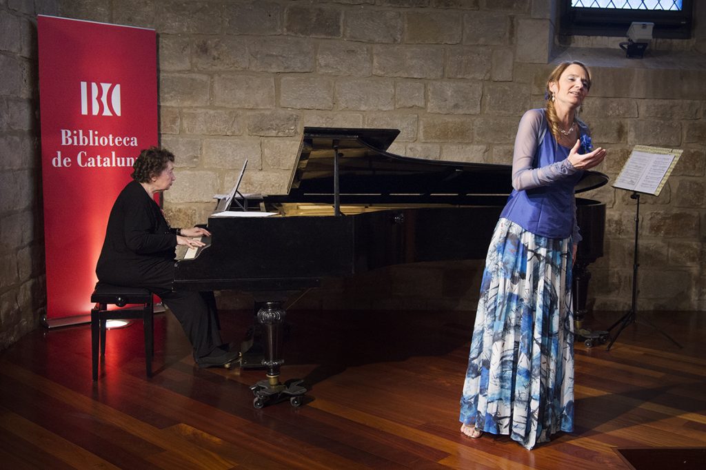 Lavinia Coman și Eulàlia Ara ©Biblioteca de Catalunya – Oriol Miralles