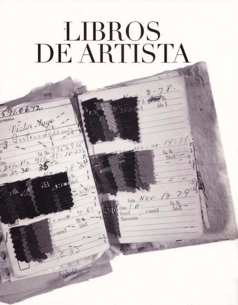 (Coperta monografiei Ulises Carrión y libros de artista de Martha Hellion, 2004)