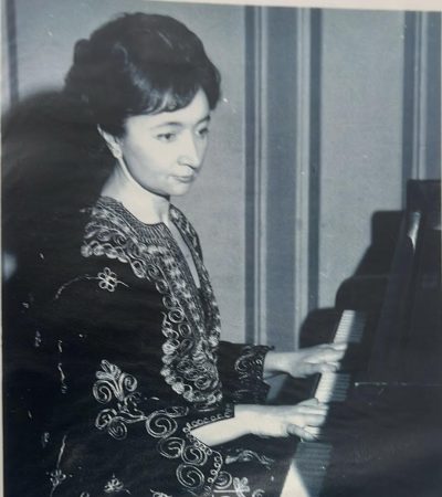 Cu alți ochi contemplă acum Frumusețea, pe care a răspândit-o în jurul cu atâta generozitate. In memoriam Lavinia Coman. «Pa, pa, pa, pa, papapapapapa!»